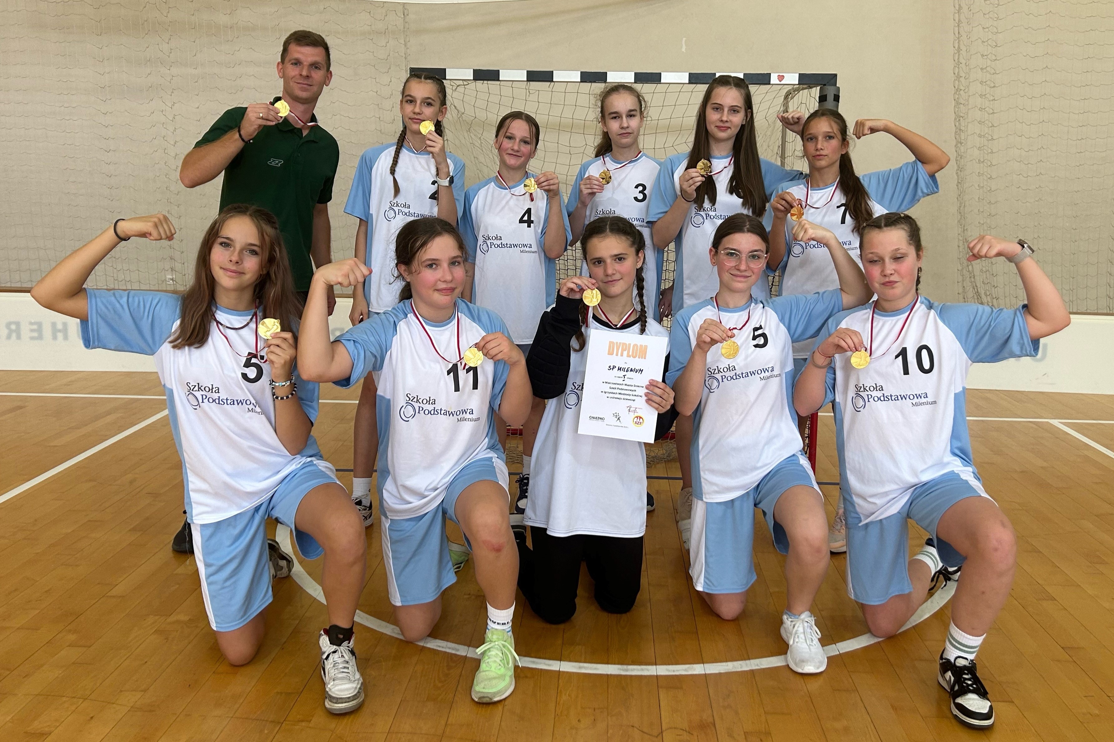 Złoty medal w Mistrzostwach Gniezna w unihokeju dziewcząt SP Milenium